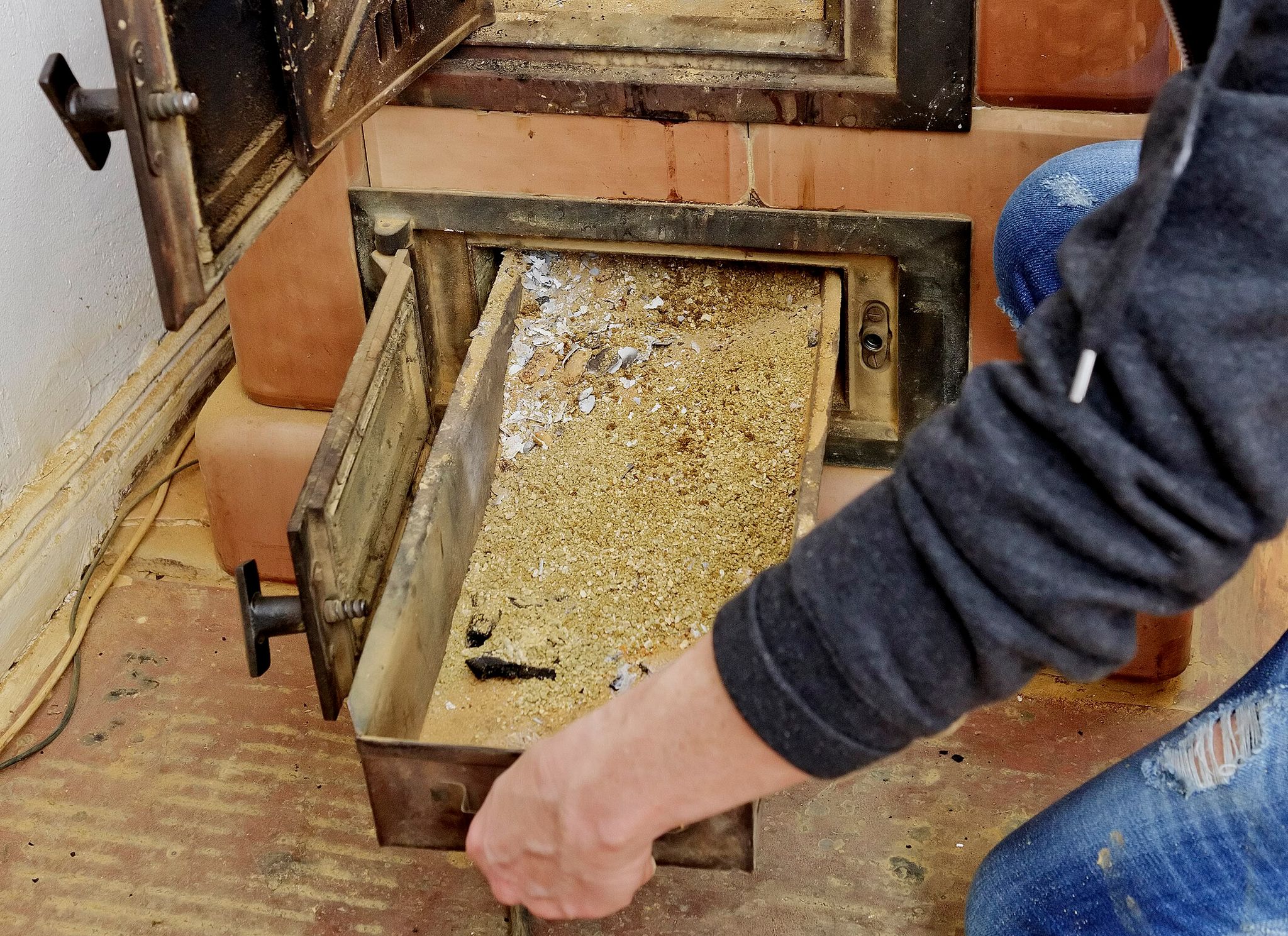 Brandgefahr vermeiden: Asche richtig entsorgen