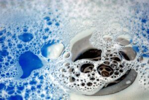 Rohr frei!: So werden Sie Verstopfungen in der Spüle los