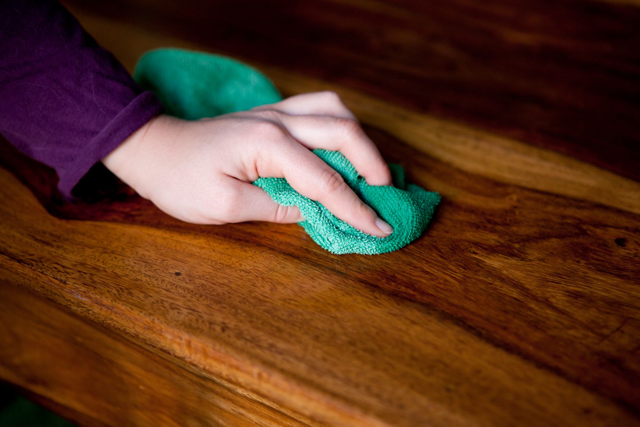 Öko-Test: Viele Holzöle enthalten bedenkliche Inhaltsstoffe