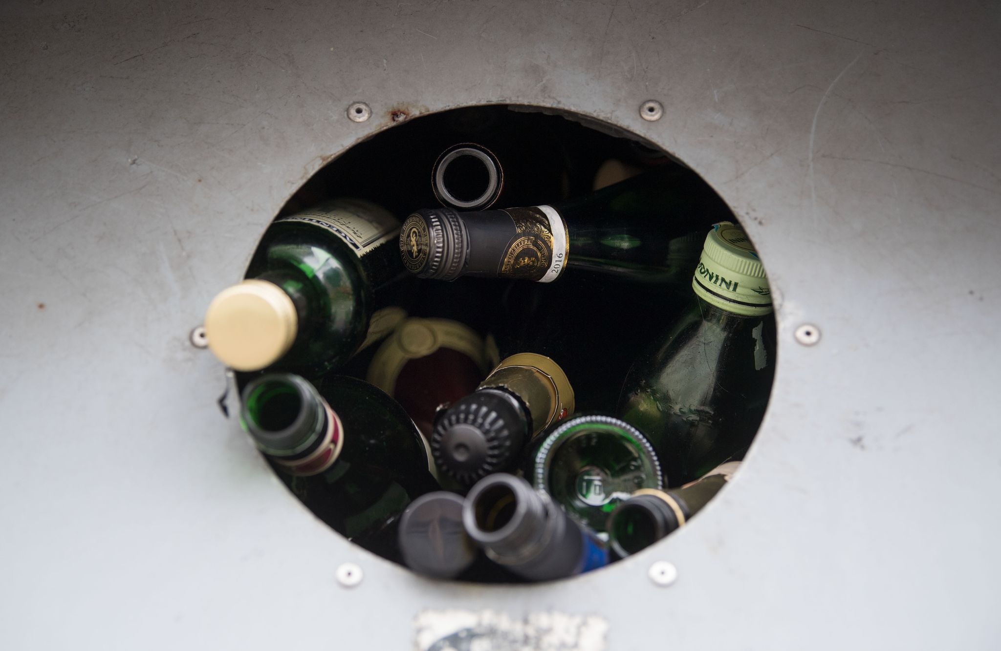 Glas ist nicht gleich Glas: Tipps zur richtigen Entsorgung