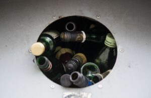 Glas ist nicht gleich Glas: Tipps zur richtigen Entsorgung